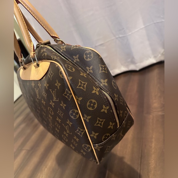 LV - Picture 11 of 13